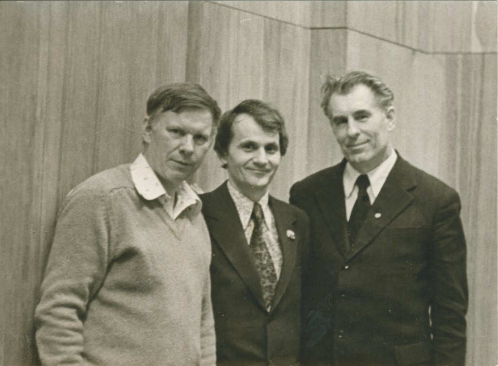 Злева направа: Васіль Быкаў, Генадзь Бураўкін, Мікалай Матукоўскі.